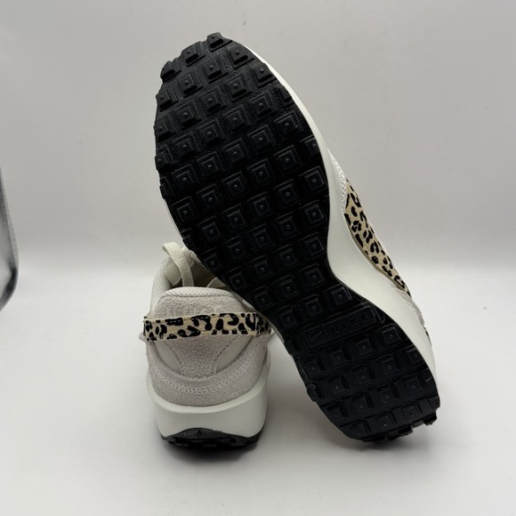 Nike Waffle Debut Women's Sneakers Size US 7, White/Leopard Print New Phanton - Picture 7 of 11